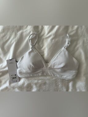 White Alosoft Affection Bra NWT Medium